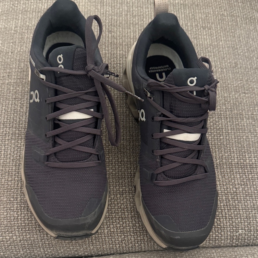 On Cloudwander Waterproof Grey and Beige Womens size 8.5